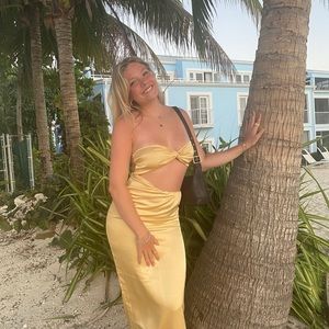 Meet your Posher, Ella